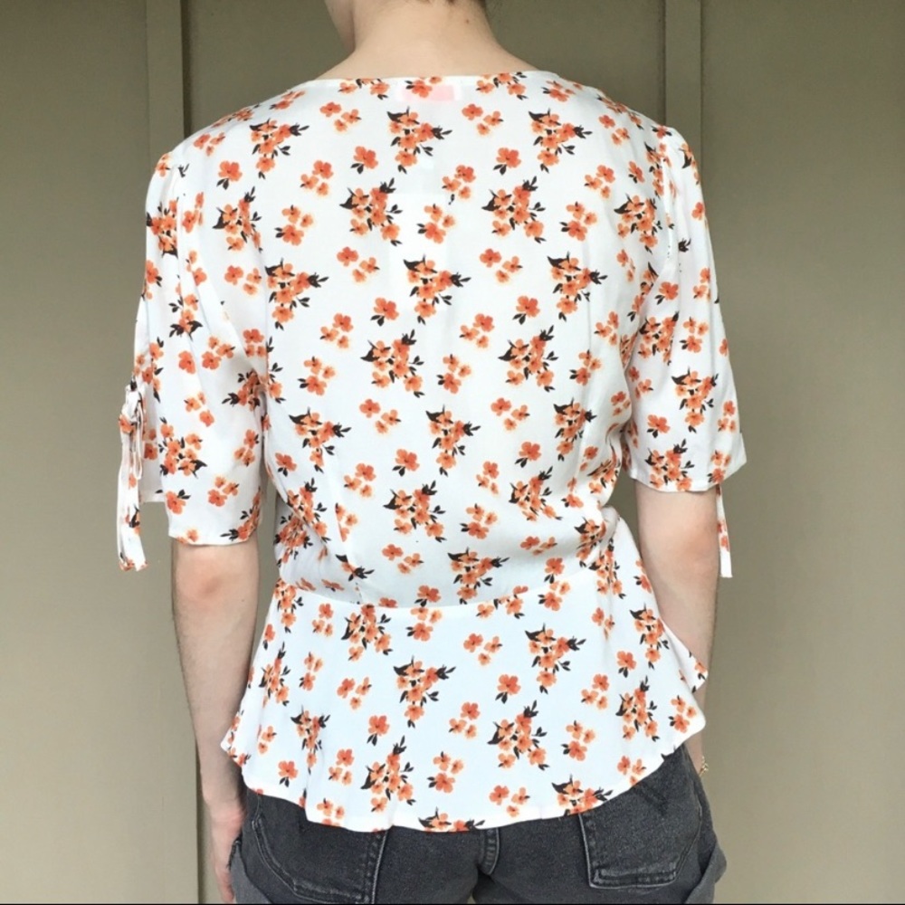 Retro Floral Flutter Top - Picture 2 of 4